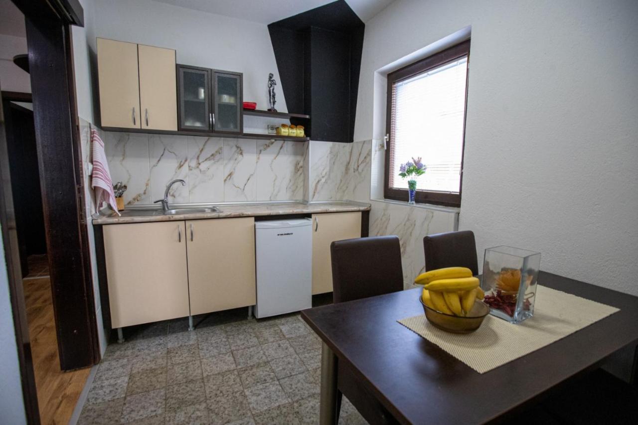 Pejik Apartment โอครีด ภายนอก รูปภาพ