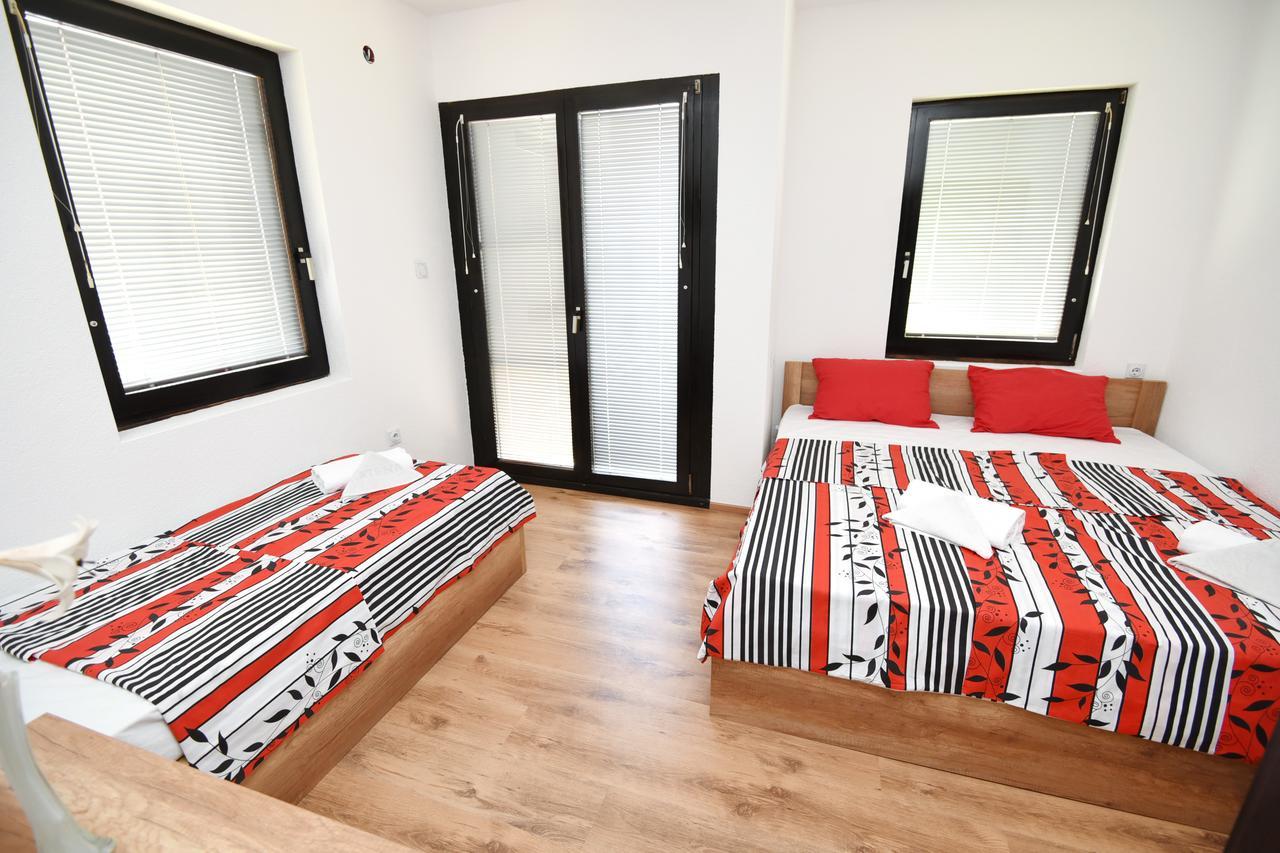 Pejik Apartment โอครีด ภายนอก รูปภาพ